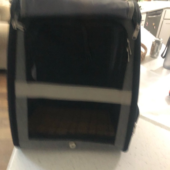 Innovative Traveler Bubble Backpack Pet Carriers for Cats and Dogs - black/gray - Picture 9 of 9